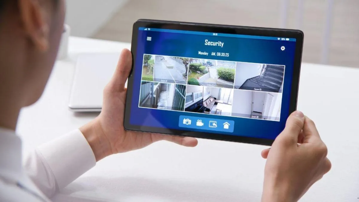 Système de surveillance connecté pour sécuriser un foyer