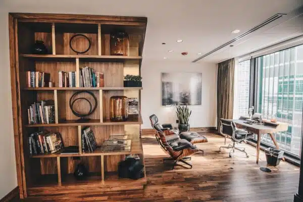 Conseils pour optimiser l’aménagement de votre espace de travail dans votre maison