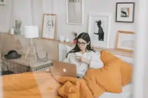 Créez un espace de relaxation chez vous avec ces essentiels