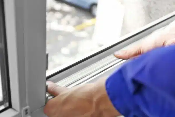 Pourquoi confier la pose de vos fenêtres PVC à un professionnel ?