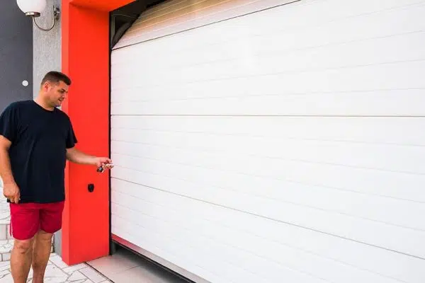 Quels sont les avantages de motoriser une porte de garage ?