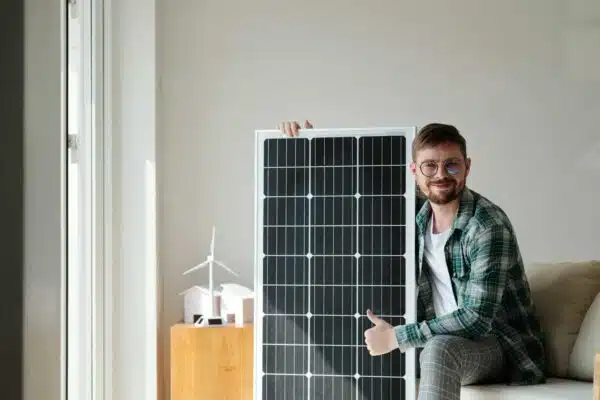 Pose de panneau photovoltaïque : les obligations et les réglementations en vigueur