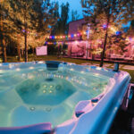 Spa et jacuzzi à la maison : quels accessoires pour en profiter vraiment ?