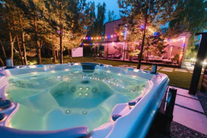 Spa et jacuzzi à la maison : quels accessoires pour en profiter vraiment ?